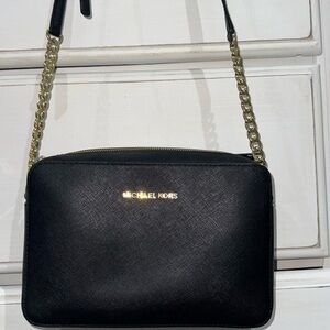 Michael Kors Jet Set purse